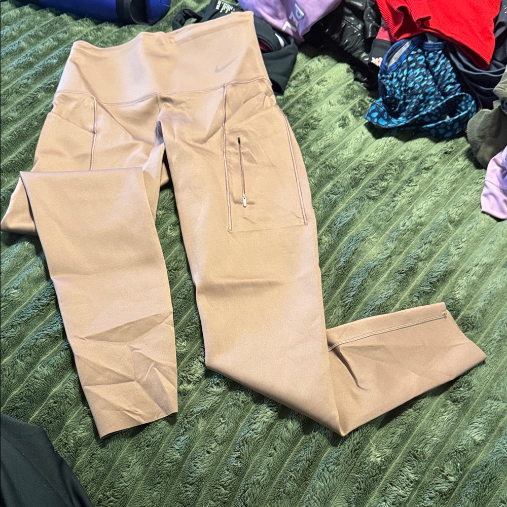 Nike Dusty Pink High-Rise Leggings with Side Zip Pocket